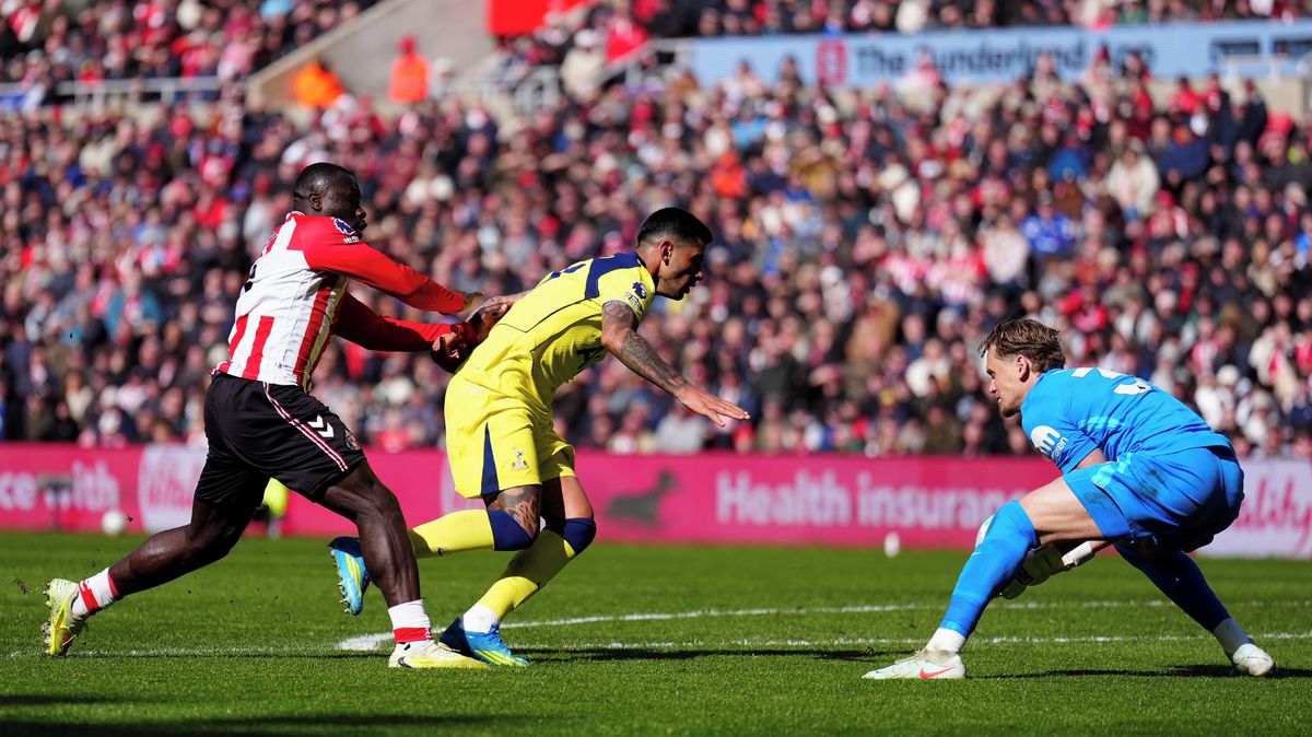 Kinský dostal první šanci v letošní sezoně. Tottenham ale prohrál